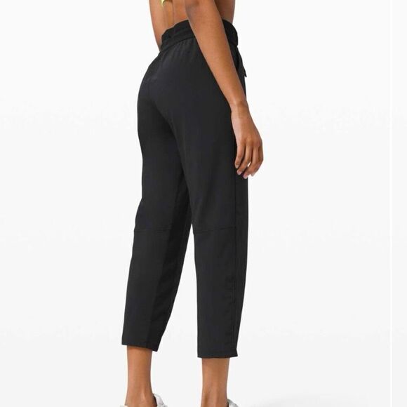 Lululemon Beyond The Studio Crop Pants Black Size 8 - Picture 2 of 9